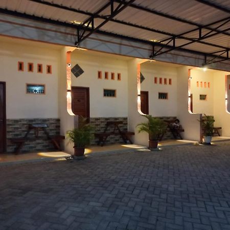 Angler Family Guest House Blitar Exterior foto