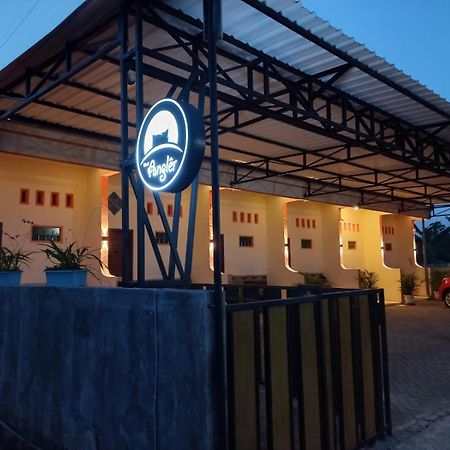 Angler Family Guest House Blitar Exterior foto